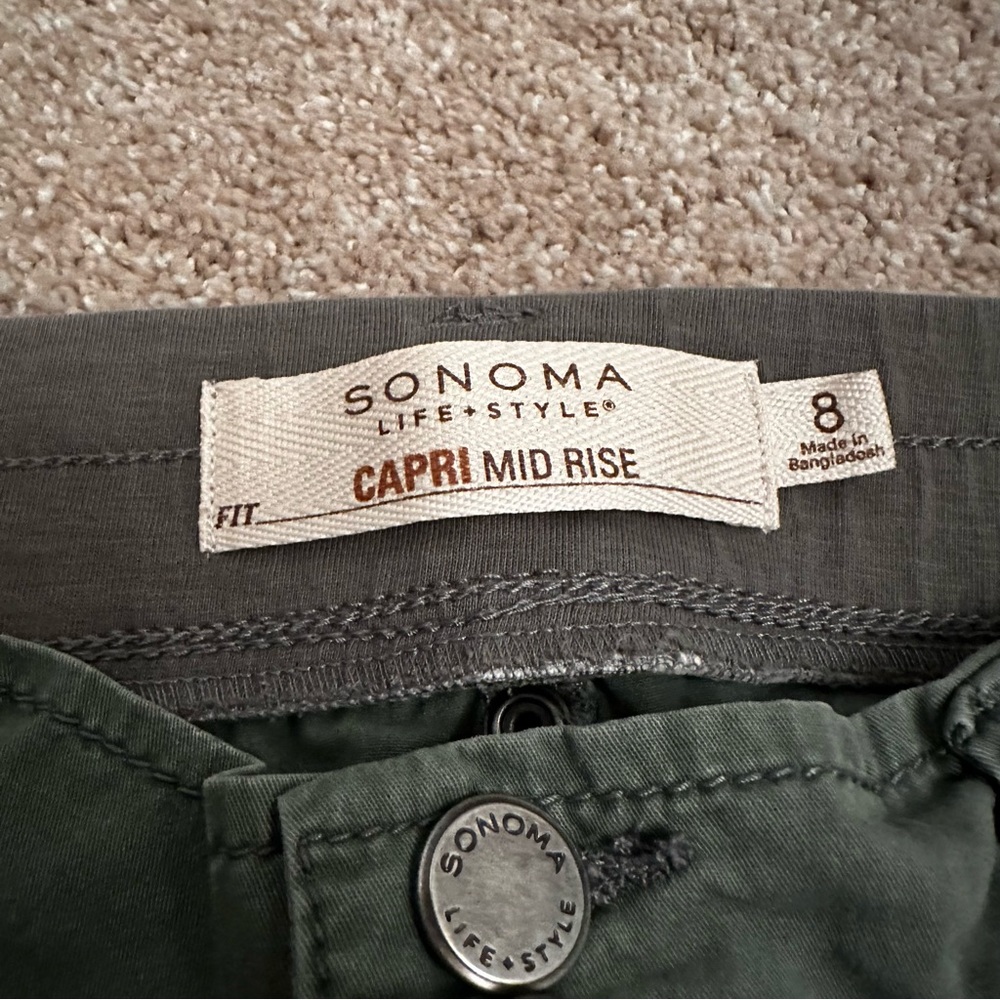 SONOMA LIFE + STYLE CAPRI MID RISE HIKING SIZE 8